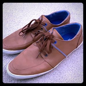 Apt. 9 Size 8.5 Tan Shoes